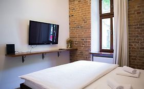 Contessa Central Studio